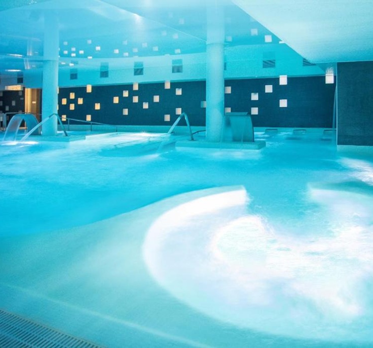 Piscina termal interior - Hotel Balneario Alhama de Aragón