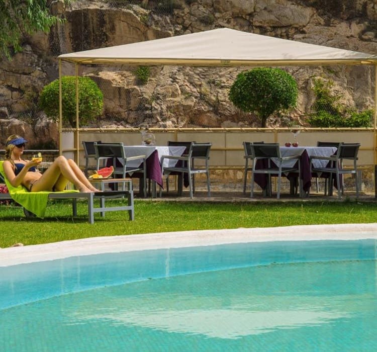 Piscina termal exterior - Hotel Balneario Alhama de Aragón